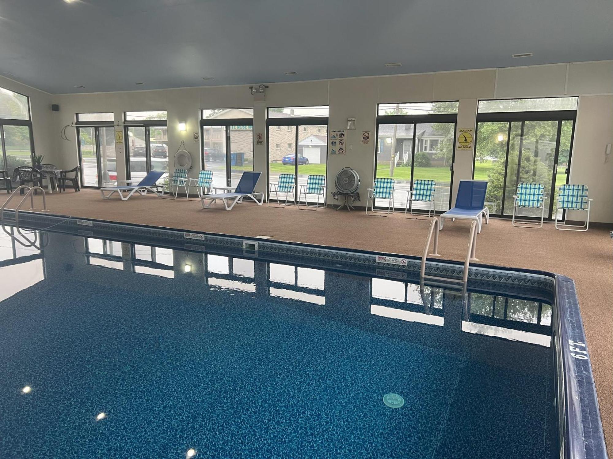 Travelodge By Wyndham הרשי מראה חיצוני תמונה