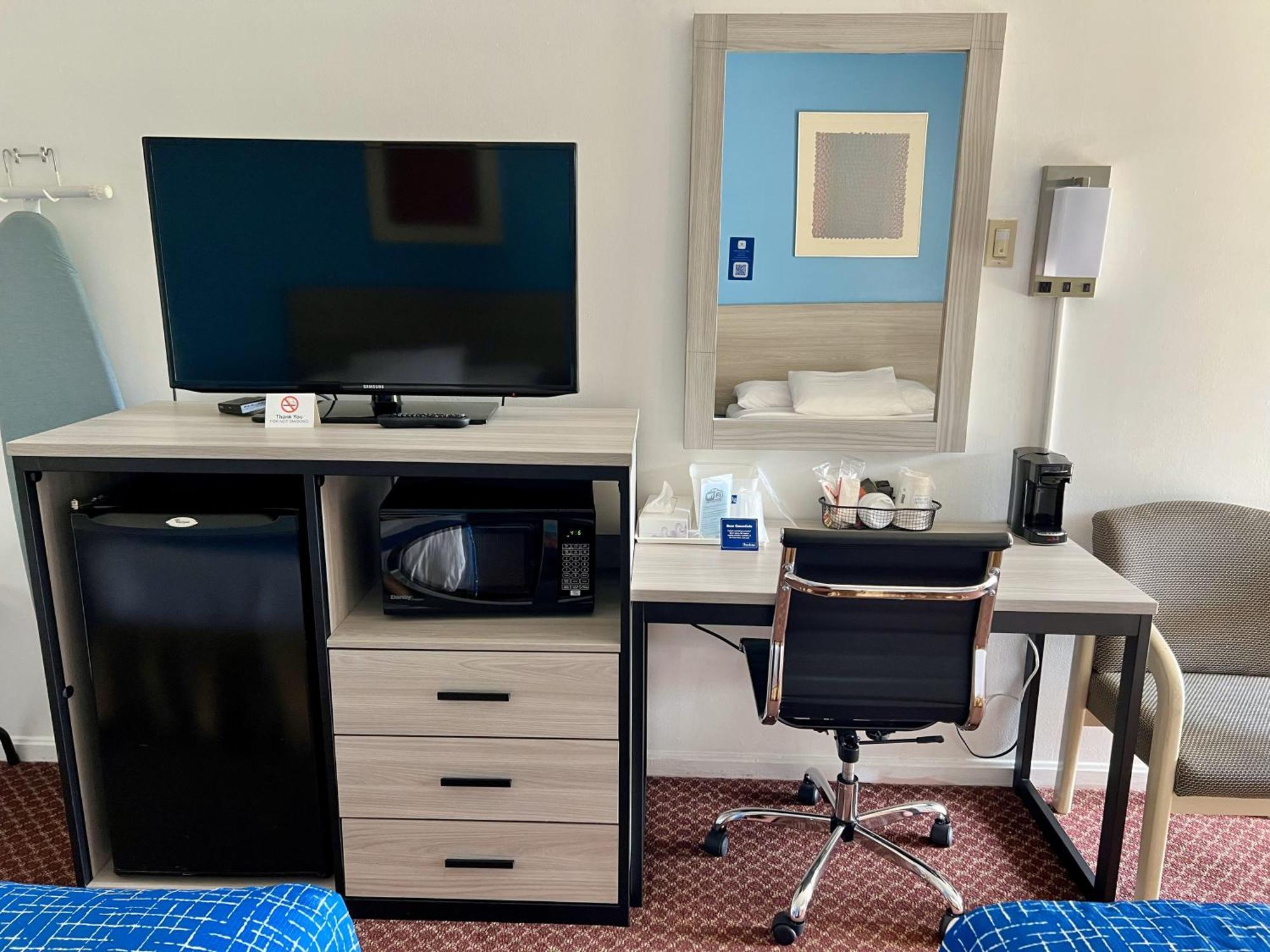 Travelodge By Wyndham הרשי מראה חיצוני תמונה